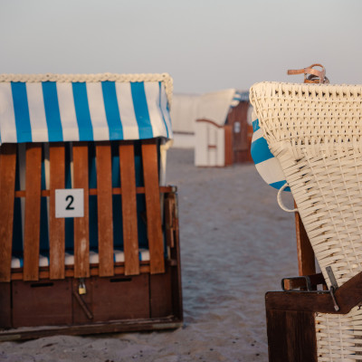 Blick auf Strandkörbe
