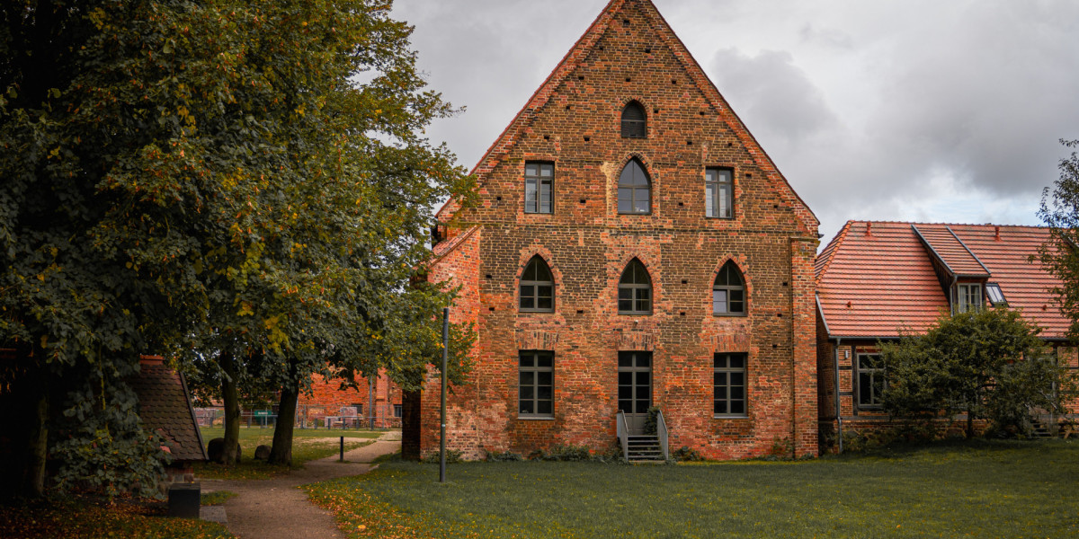 Blick auf den Klosterbau