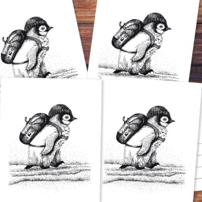 Collage aus vier Karten. Motiv ist die Tintezeichnung in schwarzweiß eines kleinen Pinguins mit Mütze und Rucksack.
