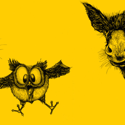 Eine Collage von drei schwarzweissen Zeichnungen auf gelbem Grund: Eine Maus, eine Eule und ein Esel.