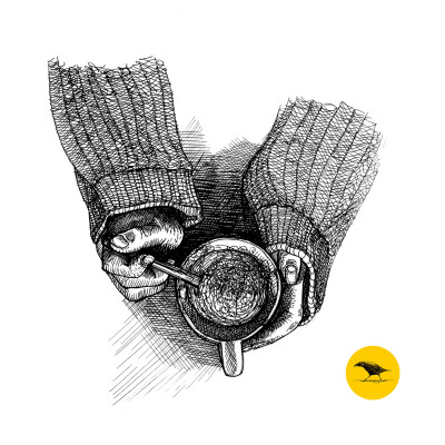 Tintezeichnung. Zwei Hände, in einen dicken Pullover gehüllt, halten eine Tasse und einen Löffel